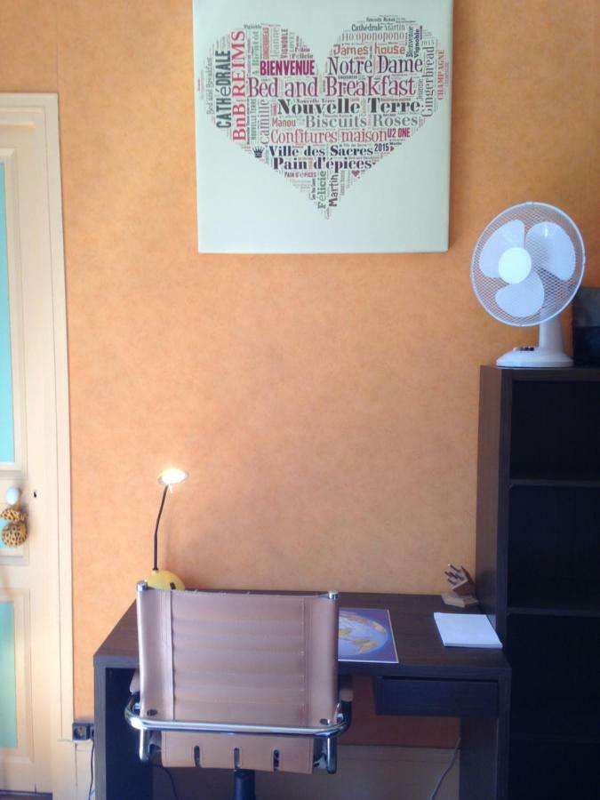 Chambre Chez L'Habitant Sur Petite Place Reims Buitenkant foto